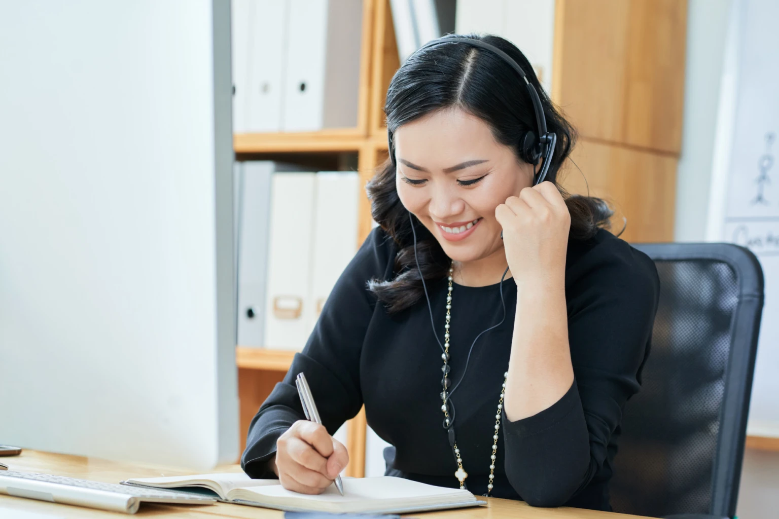 Gửi thư qua Email